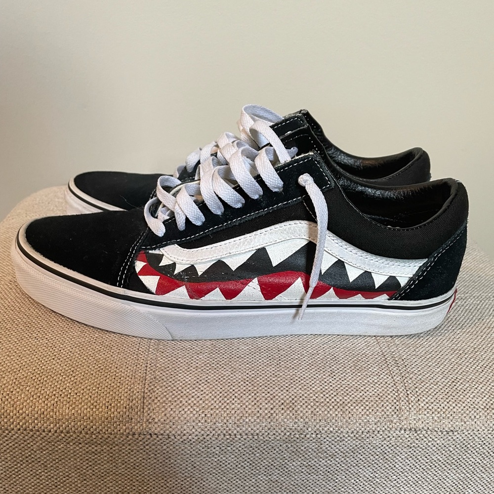 Size 9 Van old skool - bape